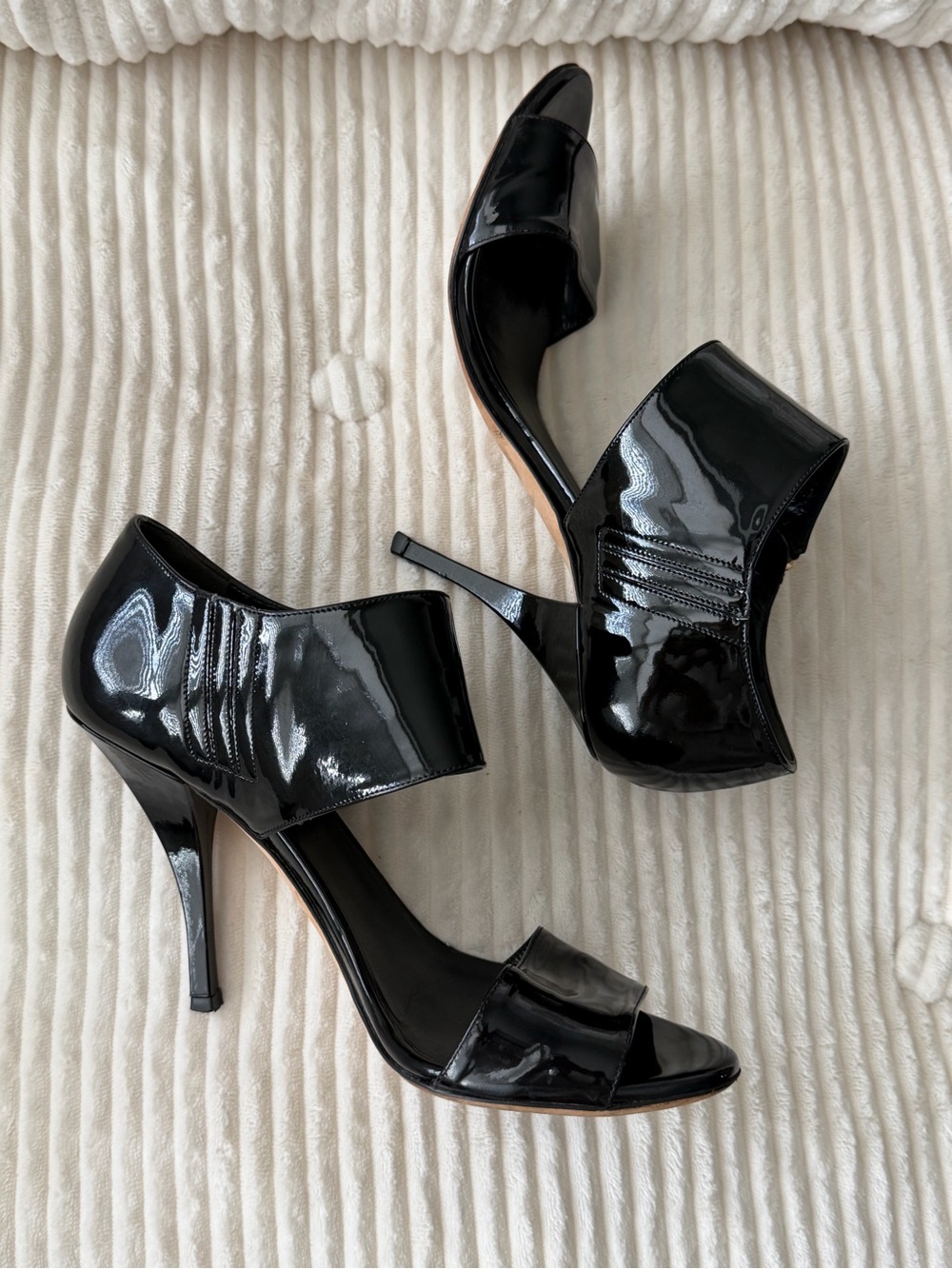 Vintage Gucci Patent Leather Designer
Heels Luxury 90s Glam US 7 - Picture 2 of 11